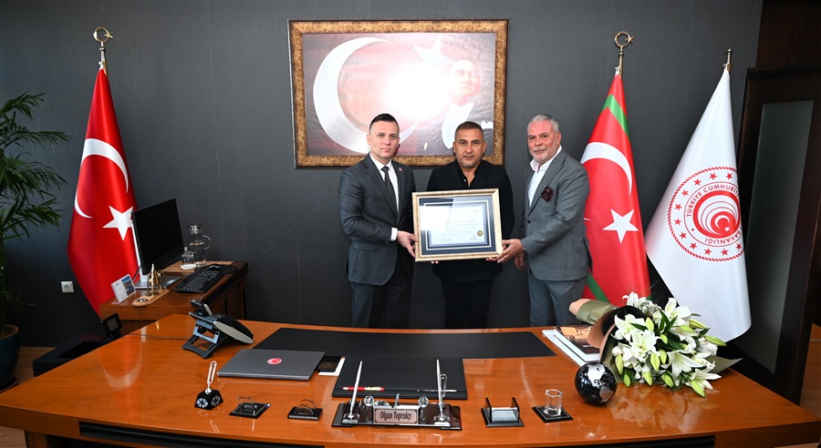 Bölge Müdürlüğümüzce Ege Ekspres Uluslararası Taş. Hiz. Tic. Ltd. Şti. Firmasına Yetkilendirilmiş Yükümlü Sertifikası verildi.